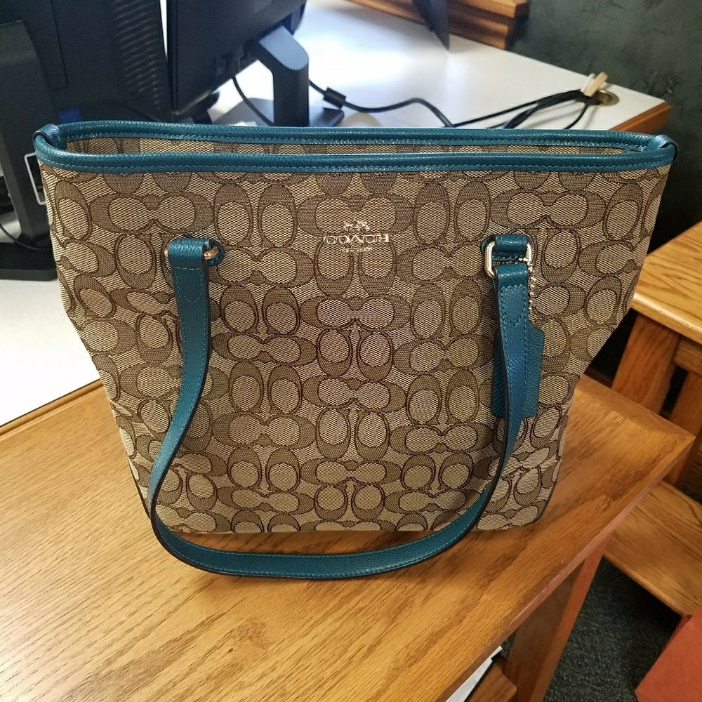 Coach Signature Purse